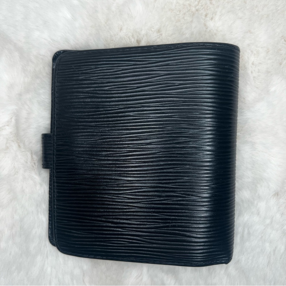 Black Louis Vuitton Men’s Wallet - Picture 2 of 5